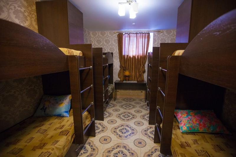Фото: Альтернатива гостиничному номеру в хостеле Барнаула, цена 450 рублей — снять недвижимость в Барнауле